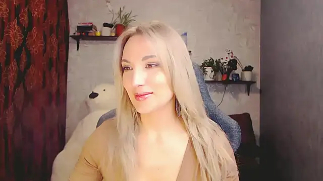 Snapshot of MillaXQueen chatting on March 14, 11:56 am MillaXQueen online show from March 14, 11:56 am