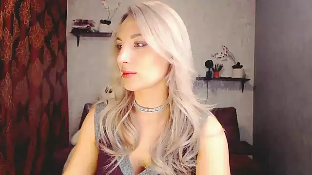 Snapshot of MillaXQueen chatting on February 14, 11:31 am MillaXQueen online show from February 14, 11:31 am