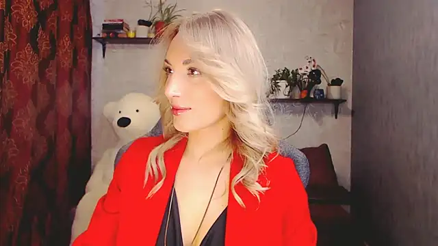 Snapshot of MillaXQueen chatting on March 15, 5:19 am MillaXQueen online show from March 15, 5:19 am