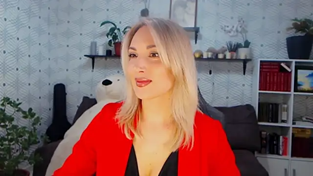 MillaXQueen online show from March 5, 2:57 pm