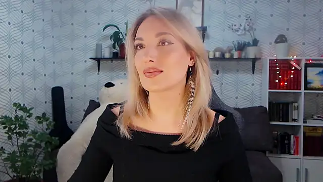 MillaXQueen online show from April 19, 1:34 pm