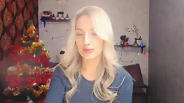 Snapshot of MillaXQueen chatting on December 14, 1:27 pm MillaXQueen online show from December 14, 1:27 pm