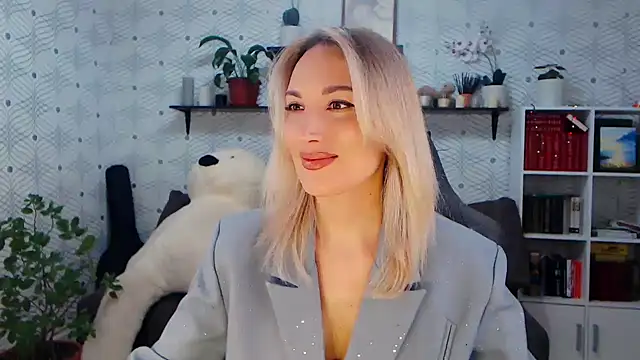 MillaXQueen online show from March 25, 3:11 pm