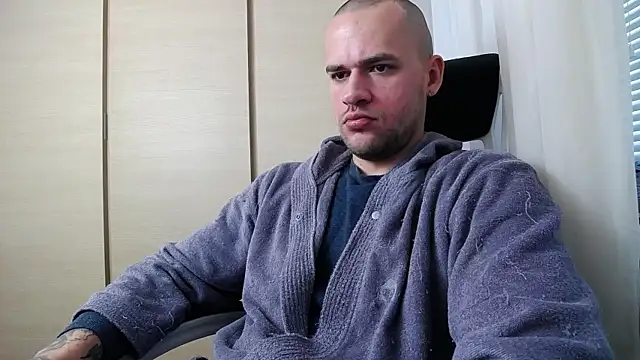 Snapshot of FindomJason chatting on December 10, 7:47 am FindomJason online show from December 10, 7:47 am