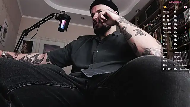 Snapshot of FindomJason chatting on October 2, 9:34 am FindomJason online show from October 2, 9:34 am