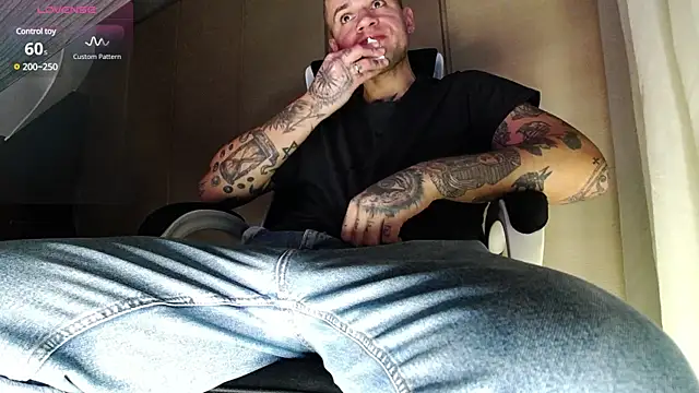 Snapshot of FindomJason chatting on January 11, 4:14 pm FindomJason online show from January 11, 4:14 pm