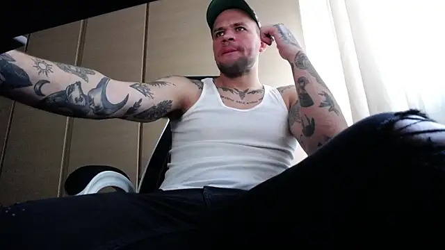 Snapshot of FindomJason chatting on March 5, 12:44 pm FindomJason online show from March 5, 12:44 pm