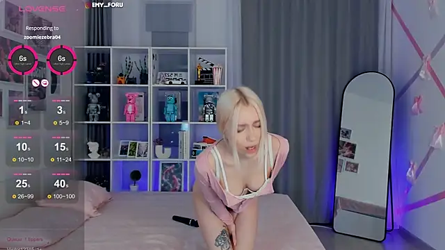 Emilyrighter1 online show from December 20, 5:16 pm