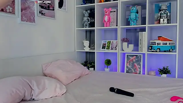 Emilyrighter1 online show from December 13, 8:04 pm