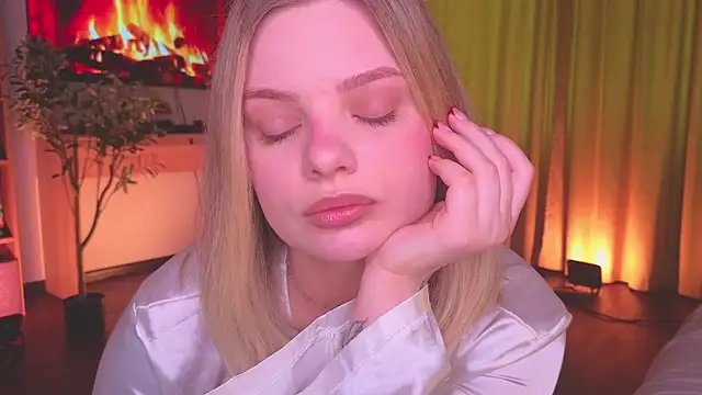 Hottie Jane online show from July 25, 1:28 pm