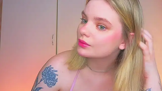 Hottie Jane online show from June 14, 11:11 am