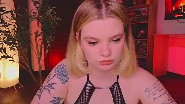 Hottie Jane online show from April 18, 5:10 am