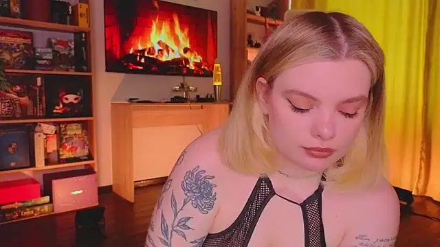 Hottie Jane online show from May 3, 9:47 am