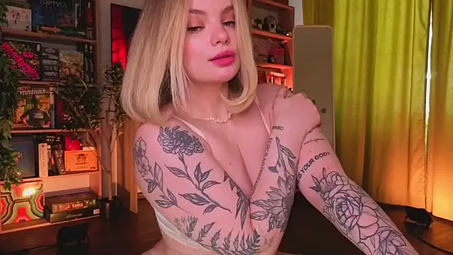 Hottie Jane online show from April 10, 12:45 pm