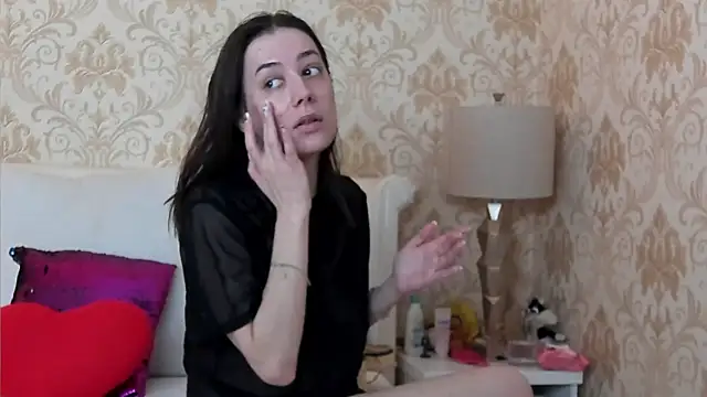 JuliaHunts online show from January 9, 5:58 am