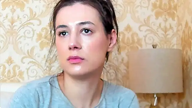 JuliaHunts online show from April 3, 4:08 am