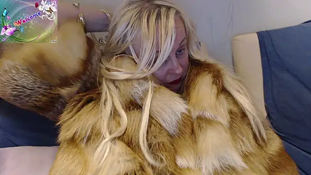 Snapshot of martachatte chatting on November 23, 6:29 pm martachatte online show from November 23, 6:29 pm