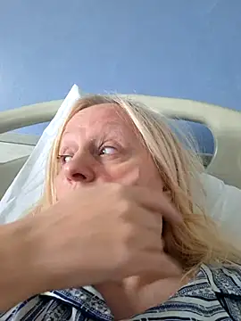 Snapshot of martachatte chatting on November 20, 11:44 am martachatte online show from November 20, 11:44 am