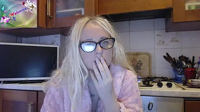 Snapshot of martachatte chatting on November 28, 6:35 am martachatte online show from November 28, 6:35 am