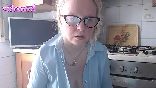 martachatte online show from April 14, 10:09 am