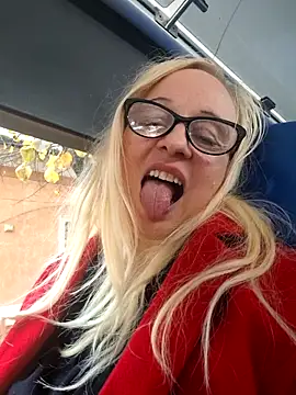 Snapshot of martachatte chatting on November 18, 10:40 am martachatte online show from November 18, 10:40 am