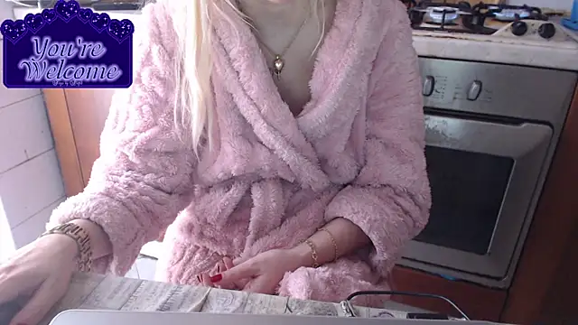 martachatte online show from February 17, 8:44 am