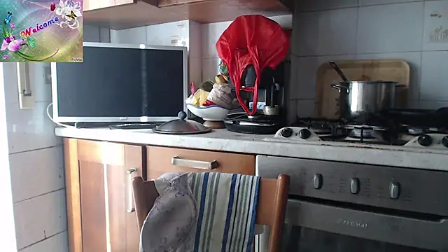 Snapshot of martachatte chatting on November 10, 9:14 am martachatte online show from November 10, 9:14 am