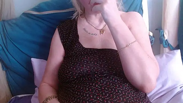 martachatte online show from May 6, 8:29 am