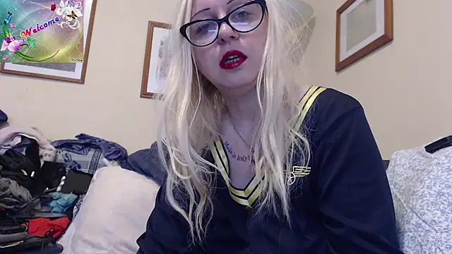 Snapshot of martachatte chatting on October 26, 8:26 am martachatte online show from October 26, 8:26 am