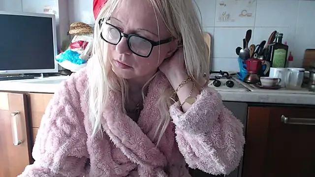 martachatte online show from February 10, 10:47 am