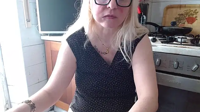 martachatte online show from April 26, 7:38 am