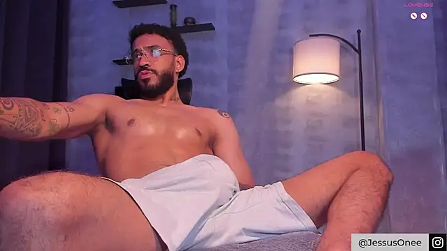 Snapshot of JesusOne chatting on February 13, 6:57 am JesusOne online show from February 13, 6:57 am