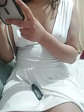 Yassmina11 online show from February 9, 7:30 pm