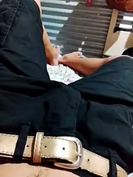 Uriel1615 online show from March 18, 7:15 pm