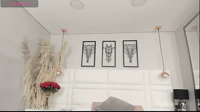 Rebeca jones online show from September 25, 12:11 pm