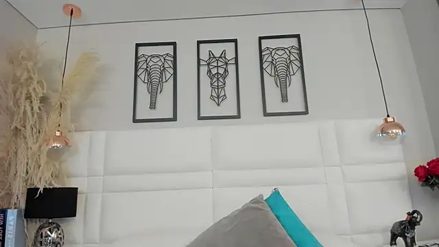 Rebeca jones online show from November 26, 12:49 pm