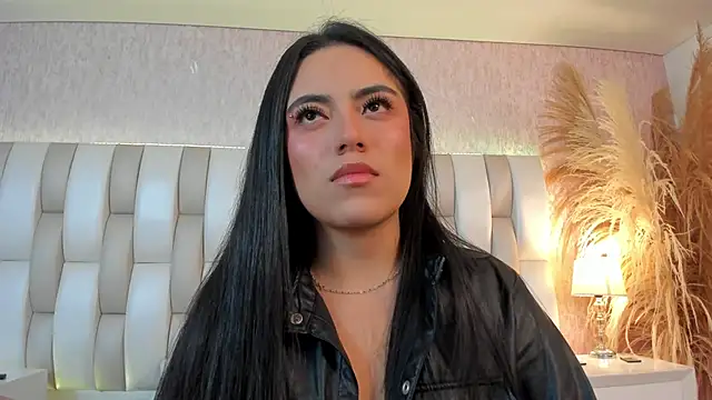Snapshot of Rebeca_jones chatting on June 3, 12:28 pm Rebeca jones online show from June 3, 12:28 pm