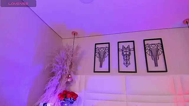 Rebeca jones online show from November 17, 12:09 pm