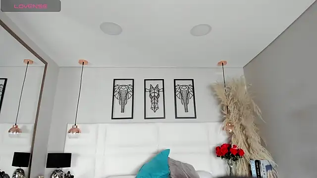 Rebeca jones online show from November 10, 12:21 pm