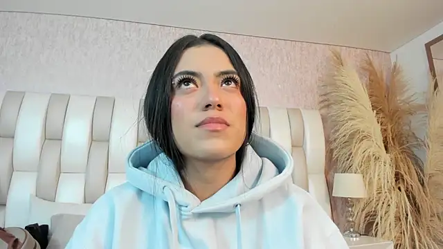 Rebeca jones online show from April 13, 12:09 pm