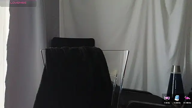 Mia G0ld online show from January 12, 1:29 pm