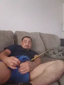 hungpenis210 online show from June 7, 3:17 pm