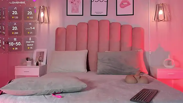 Ashleyy piink online show from April 17, 3:37 pm