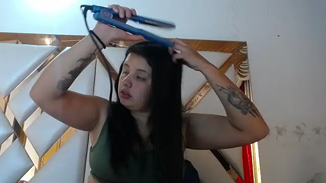 nathaly low1 online show from April 13, 1:15 pm