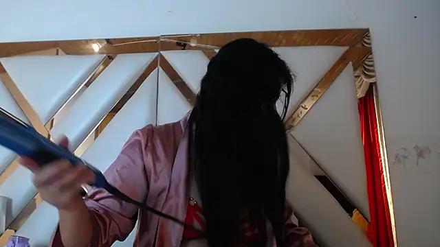 nathaly low1 online show from April 15, 1:37 pm