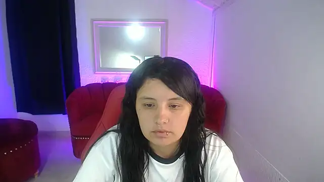 Snapshot of nathaly_low1 chatting on July 1, 1:33 pm nathaly low1 online show from July 1, 1:33 pm