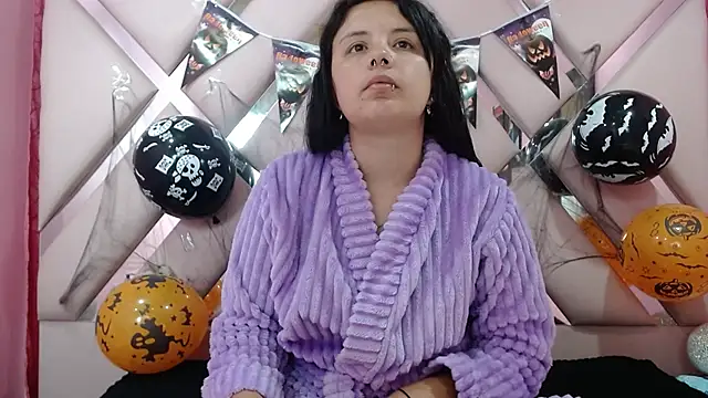 Snapshot of nathaly_low1 chatting on October 16, 3:04 am nathaly low1 online show from October 16, 3:04 am