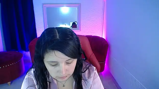 Snapshot of nathaly_low1 chatting on June 22, 12:13 pm nathaly low1 online show from June 22, 12:13 pm