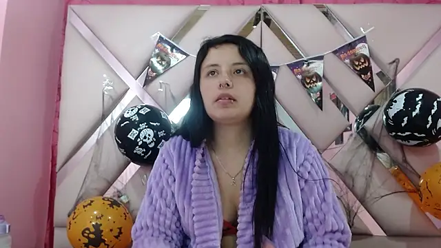 Snapshot of nathaly_low1 chatting on October 18, 3:19 am nathaly low1 online show from October 18, 3:19 am