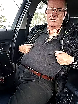 stiffandlubedxh online show from March 27, 2:42 am